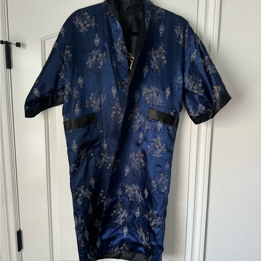 Japanese Silk Robe - Picture 5 of 5